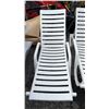 Image 3 : (2) PLASTIC LOUNGE CHAIRS