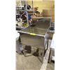 Image 1 : STAINLESS STEEL FREESTANDING UTILITY SINK