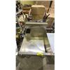 Image 3 : STAINLESS STEEL FREESTANDING UTILITY SINK