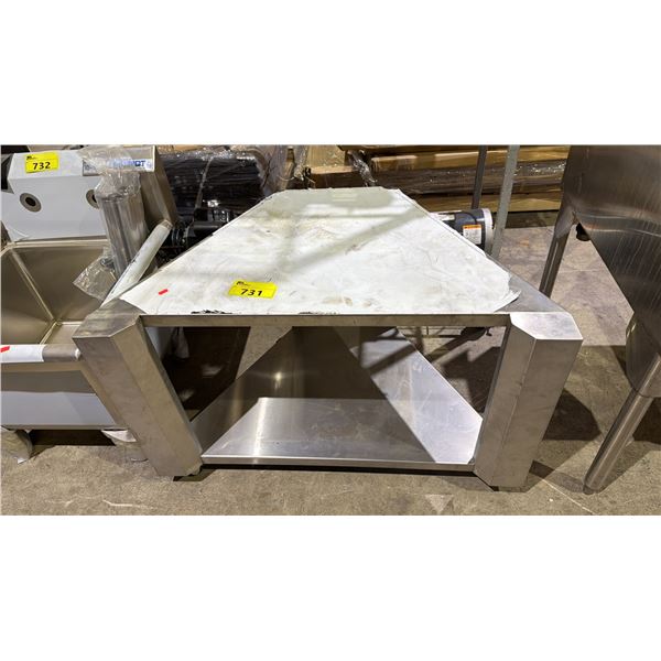 2-TEIR CORNER TABLE
