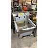 Image 1 : PATRIOT COMMERCIAL STAINLESS STEEL SINK