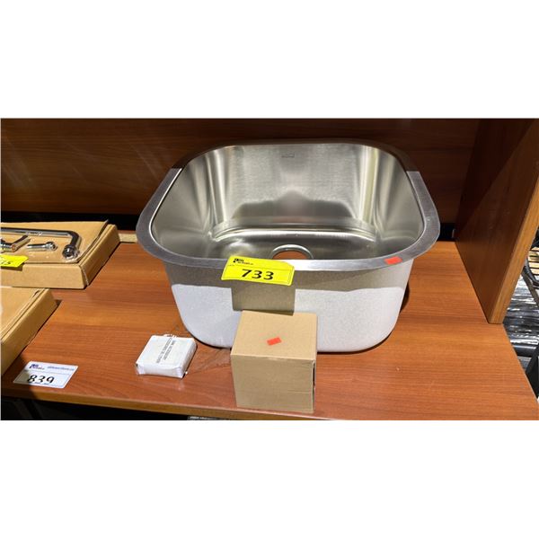 STAINLESS STEEL SINK