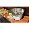 Image 2 : STAINLESS STEEL SINK