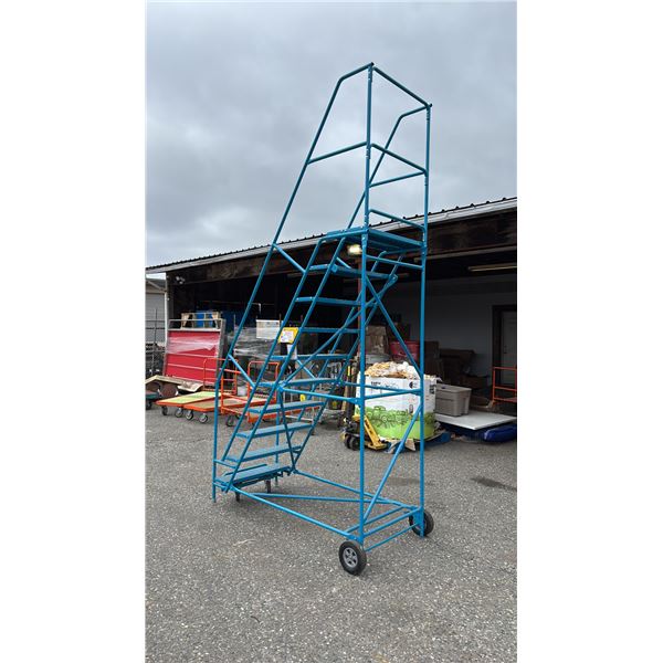10' PORTABLE WAREHOUSE STAIRCASE