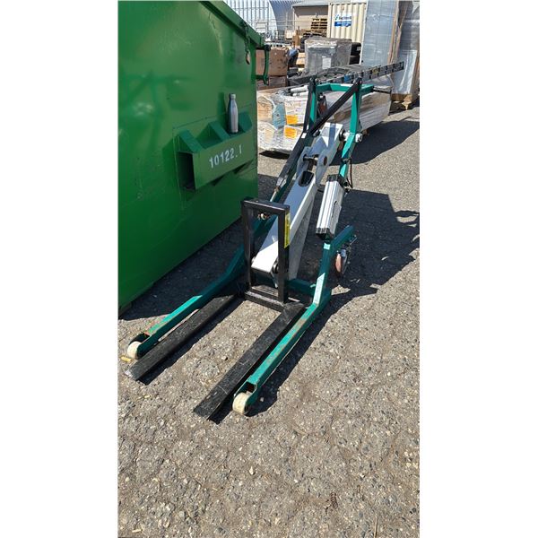 PORTABLE ELECTRIC PALLET JACK WITH BATTERY & KEYS - 1000KG CAPACITY (UNKNOWN WORKING CONDITION)