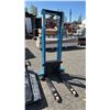 Image 2 : PORTABLE ELECTRIC PALLET JACK WITH BATTERY & CHARGER - 1000 KG CAPACITY (UNKNOWN WORKING CONDITION)