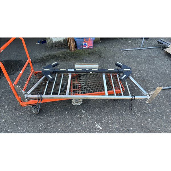 HEADACHE RACK WITH ATTACHED TRAFFIC CONTROL LIGHTING