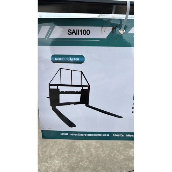 *NEW* AGT INDUSTRIAL SAII100 MINI SKID STEER 4FT FORK ATTACHMENT - COMES WITH FORKS