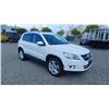 Image 4 : 2011 VOLKSWAGEN TIGUAN 2.0T 4MOTION, 4 DOOR STATION WAGON, WHITE , VIN WVGBV7AX9BW549495,
