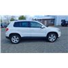 Image 5 : 2011 VOLKSWAGEN TIGUAN 2.0T 4MOTION, 4 DOOR STATION WAGON, WHITE , VIN WVGBV7AX9BW549495,