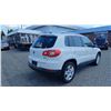 Image 6 : 2011 VOLKSWAGEN TIGUAN 2.0T 4MOTION, 4 DOOR STATION WAGON, WHITE , VIN WVGBV7AX9BW549495,