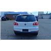 Image 7 : 2011 VOLKSWAGEN TIGUAN 2.0T 4MOTION, 4 DOOR STATION WAGON, WHITE , VIN WVGBV7AX9BW549495,