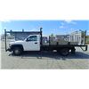 Image 1 : 2006 GMC SIERRA, 2DR FLAT DECK, WHITE, VIN 1GDJC34296E125076,