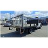 Image 6 : 2006 GMC SIERRA, 2DR FLAT DECK, WHITE, VIN 1GDJC34296E125076,