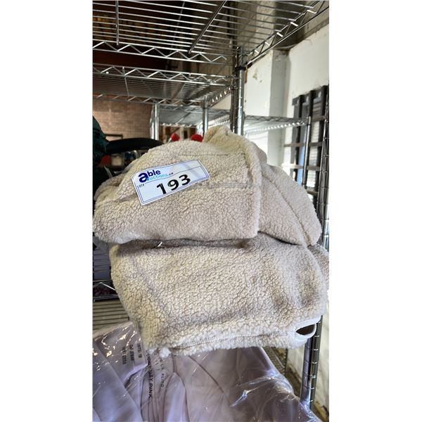 *NEW WITH TAGS* (2) TENTREE BEIGE FLEECE JACKETS: SIZE S & XXL