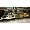 Image 1 : COMMANDER CIRCUIT BREAKER, 4 BURNER ELECTRIC COOKTOP & ASSORTED WORK GLOVES