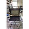 Image 3 : NAPOLEON ROGUE SE 425 RSIB PROPANE BARBECUE WITH DRIP PAN LINERS & COVER