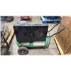 Image 3 : SPEEDAIRE E1379 PORTABLE AIR COMPRESSOR