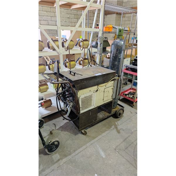 160 AMP WIRE FEED WELDER WITH TANK