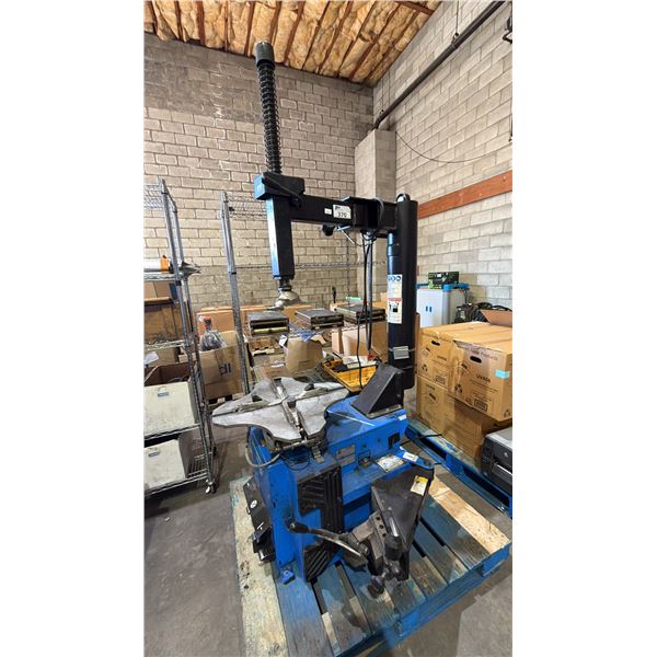HOFMANN MONTY 1620 TIRE CHANGER
