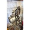 Image 3 : INDUSTRIAL PEDESTAL MOUNTED BELT SANDER