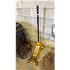 Image 1 : WILMAR 2.5 TON HYDRAULIC FLOOR JACK