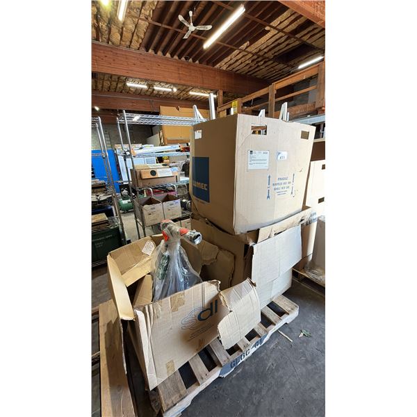 PALLET OF LARGE EXTERIOR PENDANT LIGHTS: *MUST TAKE ALL ON PALLET*