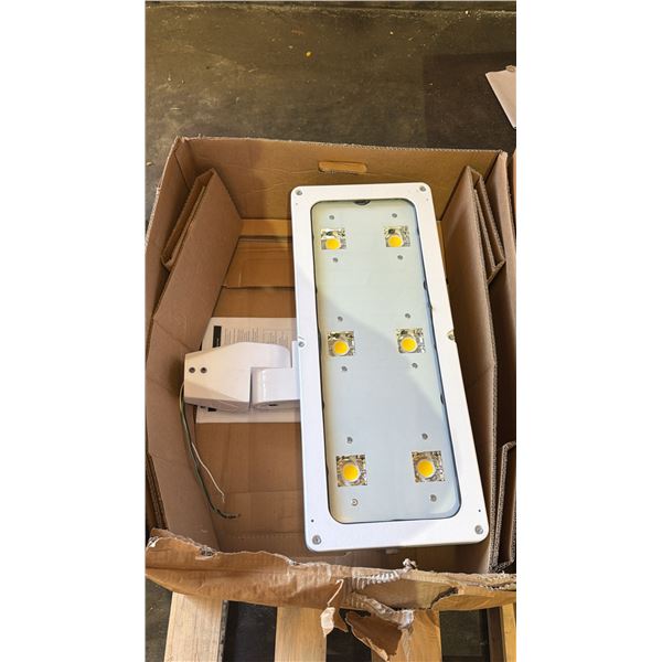 *NEW* LITHONIA LIGHTING OUTDOOR HIGH-OUTPUT, WIDE-DISTRIBUTION WHITE 4000K LED FLOODLIGHT