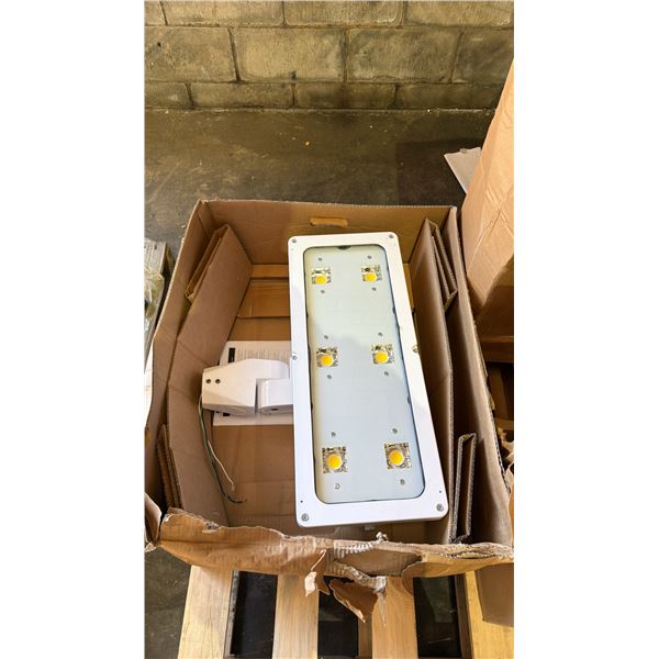 *NEW* LITHONIA LIGHTING OUTDOOR HIGH-OUTPUT, WIDE-DISTRIBUTION WHITE 4000K LED FLOODLIGHT