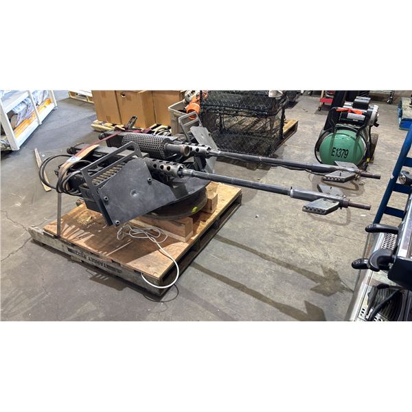 LARGE MOUNTED DOUBLE BARREL MACHINE GUN PROP