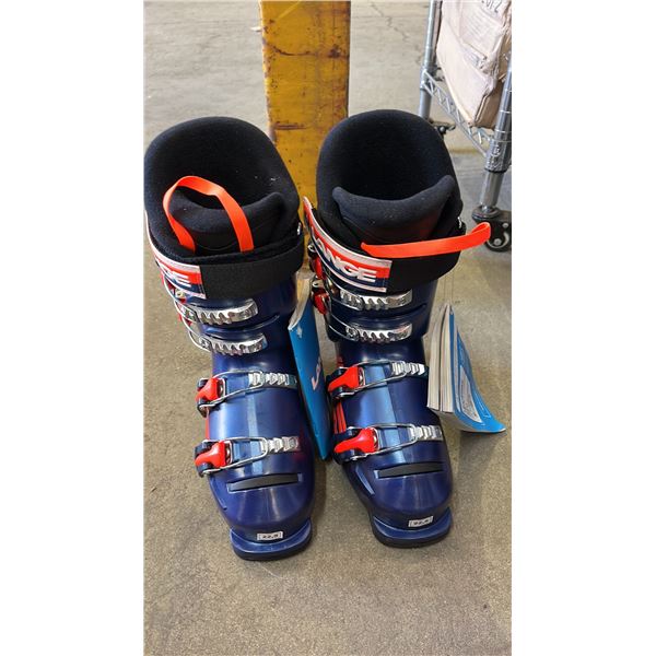 *NEW* PAIR OF LANGE RSJ60 SIZE 22.5 SKI BOOTS