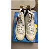 Image 3 : DISNEY HONG KONG WHITE & YELLOW/GOLD GLITTER HIGH TOP SHOES: SIZE 39