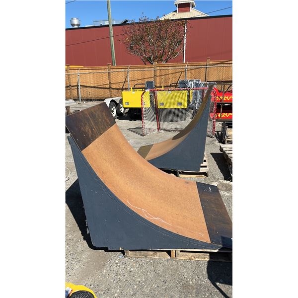 PAIR OF CURVED RAMPS 48" X 76"