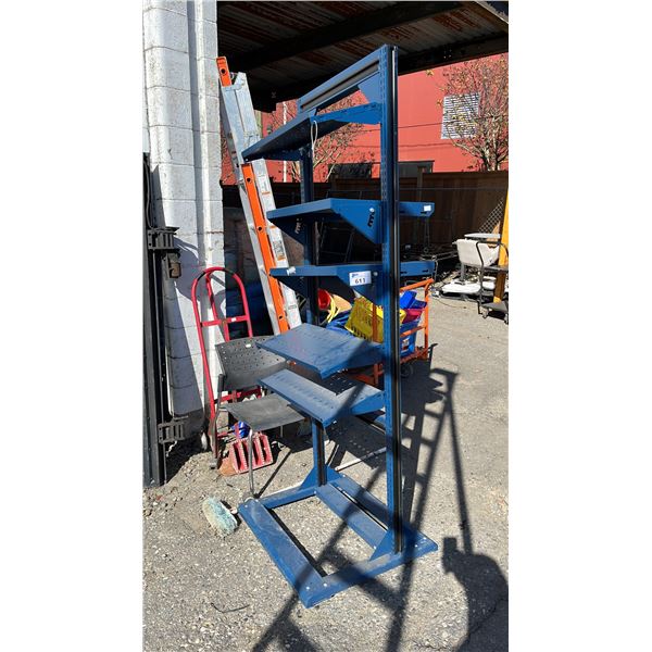 ASSORTED ITEMS INCLUDING; METAL DISPLAY RACK, TONNEAU COVER, CHAIR & 2-WHEEL DOLLY (SOME DAMAGES)
