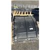 Image 1 : PALLET OF HEAVY DUTY AGI CURVED PANELS