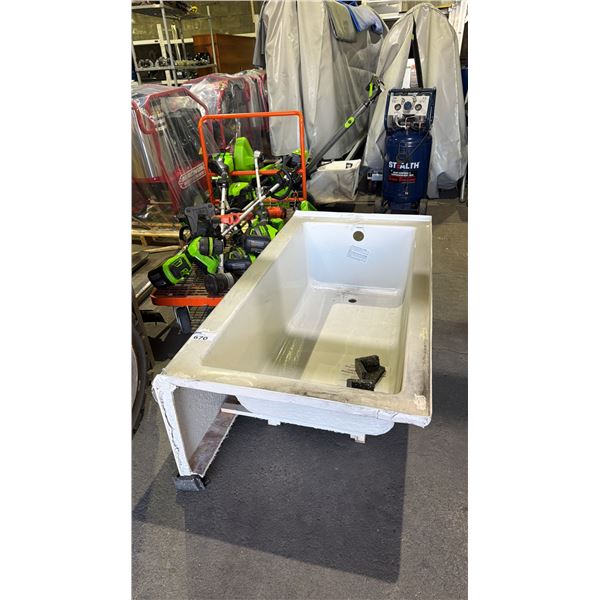 CERAMIC TUB 6' X 32"