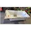 Image 2 : CERAMIC TUB 6' X 32"