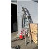 Image 2 : FEATHERLITE 10' ALUMINUM STEP LADDER (FOOT DAMAGED)