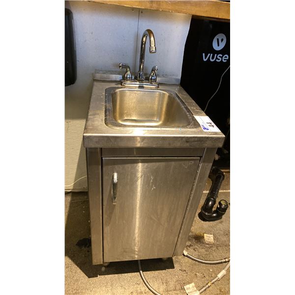 SMALL STAINLESS STEEL BAR SINK CABINET *BUYER WILL REQUIRE TOOLS & CAPS TO DISMANTLE*