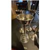 Image 2 : GROUP OF 5 CHROME FINISHED PEDESTAL STANDS