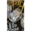 Image 4 : LARGE GROUP OF ASSORTED CLEAR PLASTIC DRINK GLASSES