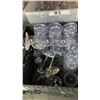 Image 6 : LARGE GROUP OF ASSORTED CLEAR PLASTIC DRINK GLASSES