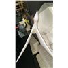 Image 2 : LARGE WHITE PLASTIC GOOSE