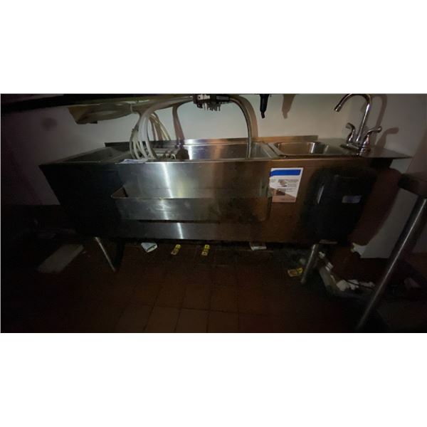STAINLESS STEEL ICE/BEVERAGE STAND ALONE BAR STATION WITH SINK - APPROX. 56" X 18" X 31" HIGH *BU...