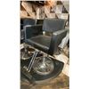 Image 4 : 2 CHROME & BLACK BARBER/SALON CHAIRS