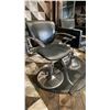 Image 5 : 2 CHROME & BLACK BARBER/SALON CHAIRS