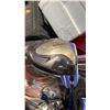 Image 2 : WILSON GOLF BAG WITH ASSORTED CLUBS