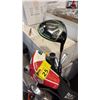 Image 2 : TITLEIST GOLF BAG WITH ASSORTED CLUBS