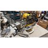 Image 2 : DEWALT 12" BEVEL SLIDING COMPOUND MITER SAW