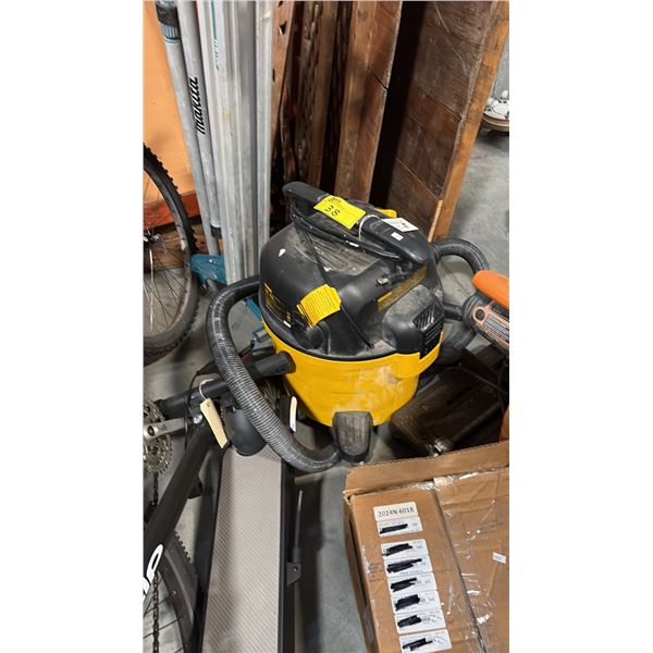 DEWALT DXV09P (34L/9-GALLON) PORTABLE WET/DRY VACUUM